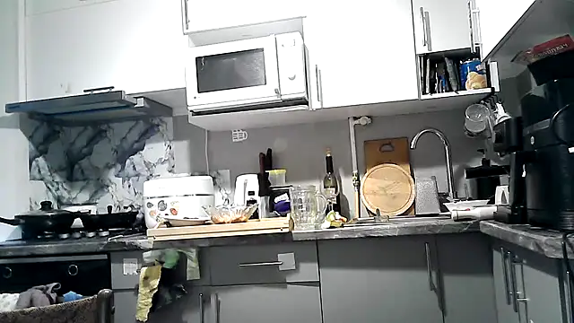 Snapshot of Misssweet_s chatting on 16, 11, 2025 Misssweet s online show from 16, 11, 2025