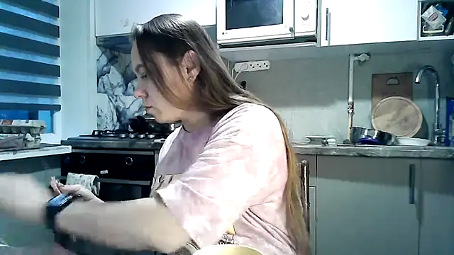 Snapshot of Misssweet_s chatting on 24, 11, 2025 Misssweet s online show from 24, 11, 2025