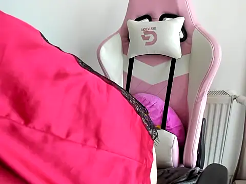 LadyLyanna online show from 10, 2, 2025