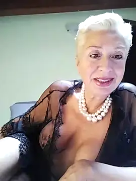 divinaerotica online show from 10, 6, 2026