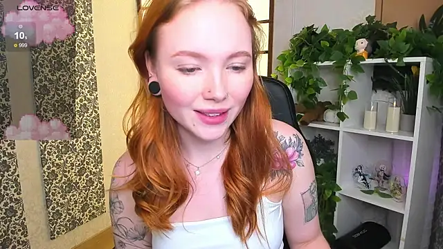 Snapshot of Maya_Light chatting on 23, 2, 2025 Maya Light online show from 23, 2, 2025