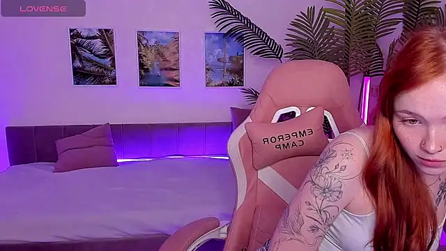 Snapshot of Maya_Light chatting on 11, 9, 2025 Maya Light online show from 11, 9, 2025