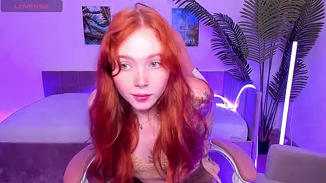 Snapshot of Maya_Light chatting on 27, 9, 2025 Maya Light online show from 27, 9, 2025