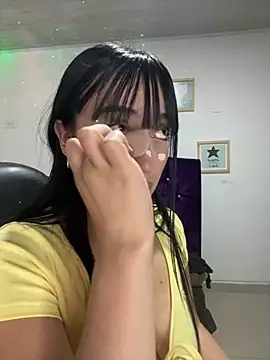 Snapshot of Melody_rousse_ chatting on 4, 3, 2025 Melody rousse  online show from 4, 3, 2025