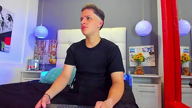 Snapshot of Thomas_May4rs chatting on 11, 3, 2025 Thomas May4rs online show from 11, 3, 2025