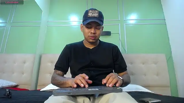 Saipadpuer30 online show from 21, 2, 2025