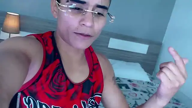 Liiamthompson online show from 2, 10, 2025