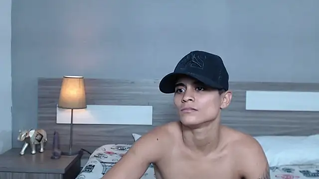 Liiamthompson online show from 6, 10, 2025