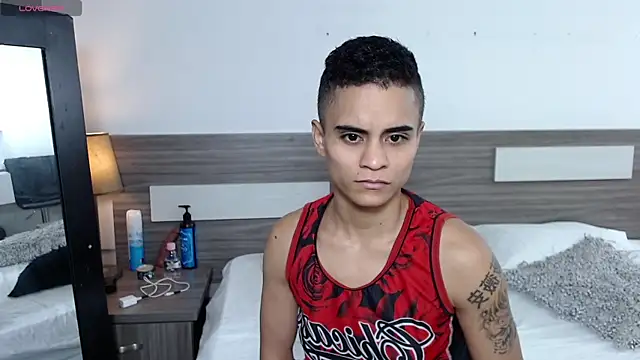 Liiamthompson online show from 1, 12, 2025