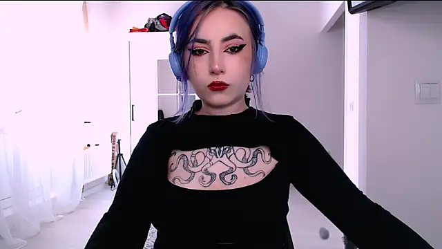 Snapshot of purplewitch chatting on 3, 10, 2025 purplewitch online show from 3, 10, 2025