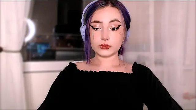 Snapshot of purplewitch chatting on 14, 10, 2025 purplewitch online show from 14, 10, 2025