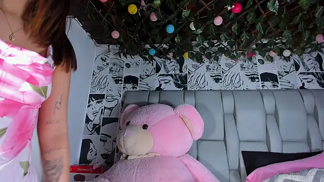 LucyRosse online show from 18, 7, 2026