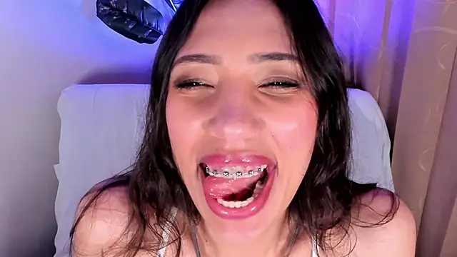 Miss veronicaa2 online show from 29, 4, 2026