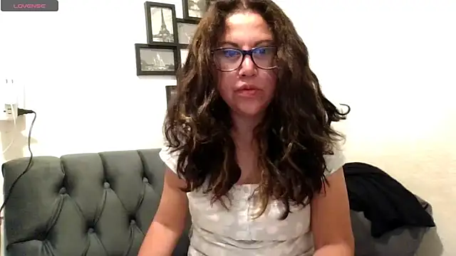 MirandaLatinaLovely online show from 12, 11, 2025