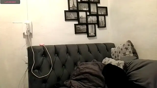 MirandaLatinaLovely online show from 22, 12, 2025