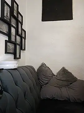 MirandaLatinaLovely online show from 29, 6, 2026