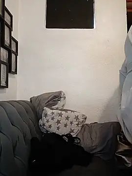 MirandaLatinaLovely online show from 2, 7, 2026
