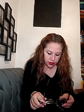 MirandaLatinaLovely online show from 5, 8, 2026