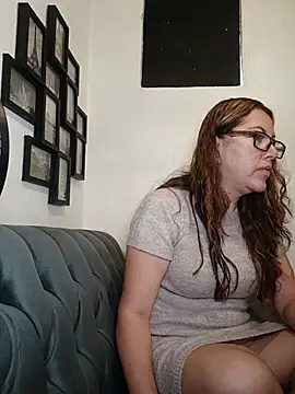 MirandaLatinaLovely online show from 6, 8, 2026