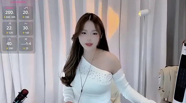 Snapshot of SylviaLing2007 chatting on 8, 2, 2025 SylviaLing2007 online show from 8, 2, 2025