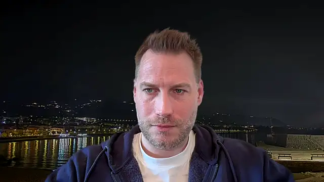 Snapshot of Christian87xxx chatting on 4, 2, 2025 Christian87xxx online show from 4, 2, 2025