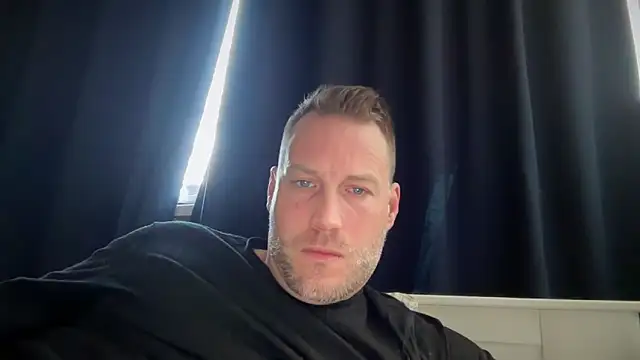 Snapshot of Christian87xxx chatting on 9, 3, 2025 Christian87xxx online show from 9, 3, 2025