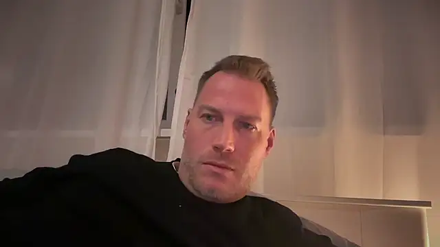 Snapshot of Christian87xxx chatting on 3, 10, 2025 Christian87xxx online show from 3, 10, 2025