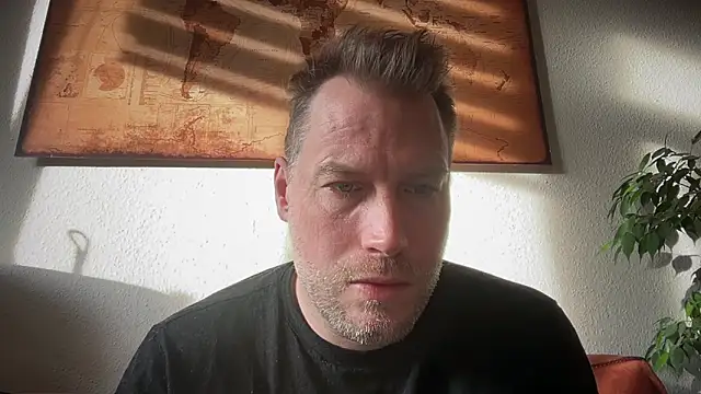 Snapshot of Christian87xxx chatting on 30, 11, 2025 Christian87xxx online show from 30, 11, 2025