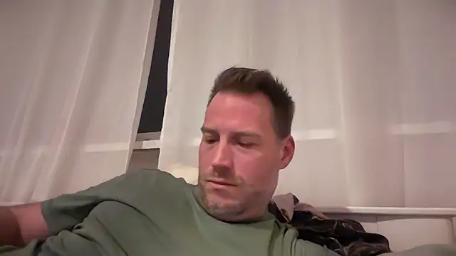 Snapshot of Christian87xxx chatting on 1, 12, 2025 Christian87xxx online show from 1, 12, 2025