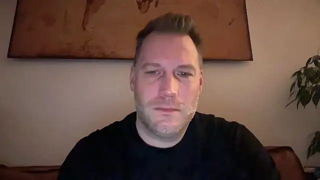 Snapshot of Christian87xxx chatting on 17, 12, 2025 Christian87xxx online show from 17, 12, 2025