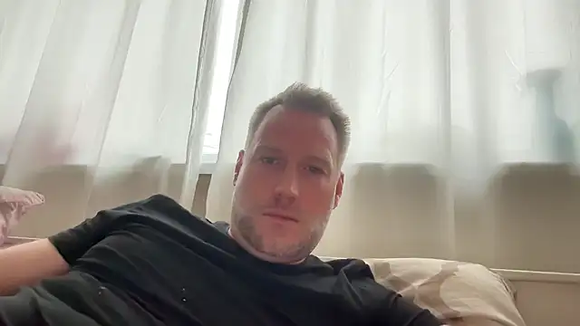 Snapshot of Christian87xxx chatting on 6, 2, 2026 Christian87xxx online show from 6, 2, 2026