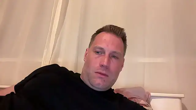 Snapshot of Christian87xxx chatting on 27, 2, 2026 Christian87xxx online show from 27, 2, 2026