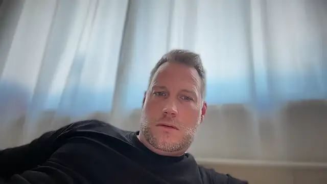 Snapshot of Christian87xxx chatting on 6, 3, 2026 Christian87xxx online show from 6, 3, 2026