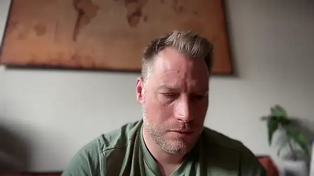 Snapshot of Christian87xxx chatting on 8, 3, 2026 Christian87xxx online show from 8, 3, 2026