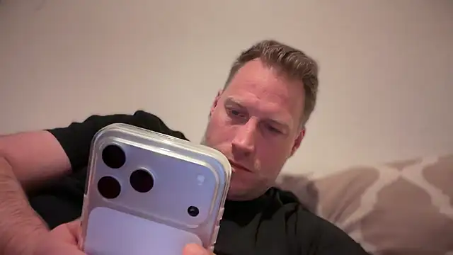 Snapshot of Christian87xxx chatting on 18, 3, 2026 Christian87xxx online show from 18, 3, 2026