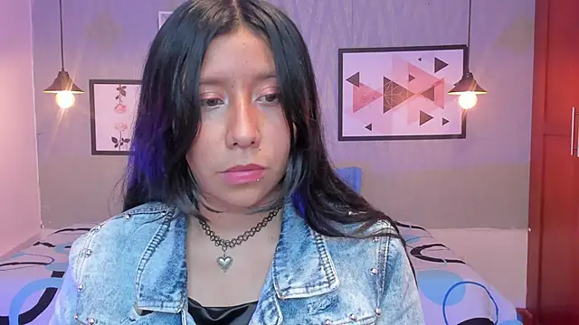 Nohemi louse online show from 15, 3, 2025