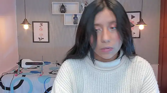 Nohemi louse online show from 17, 3, 2025