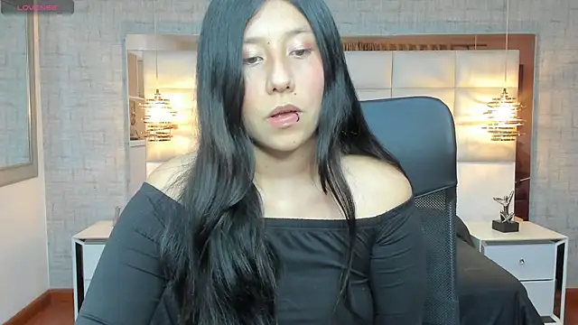 Nohemi louse online show from 13, 9, 2025