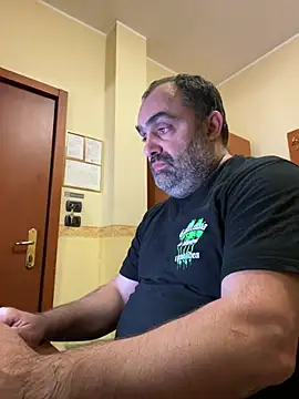 fuocovivo4 online show from 31, 1, 2025