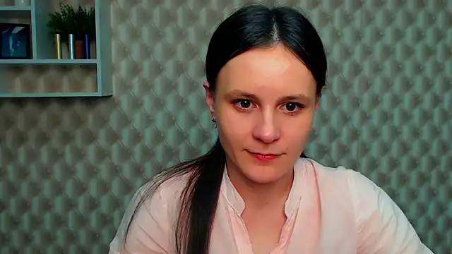 ValeriaHeart  online show from 28, 2, 2025