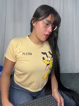 megan cl online show from 27, 2, 2025