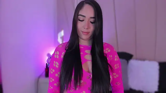 Nikki vega online show from 14, 2, 2025