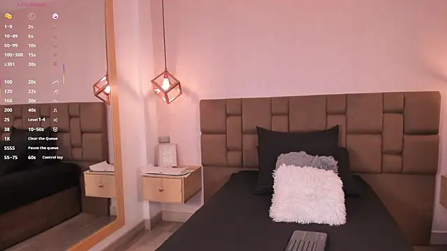 Nikki vega online show from 9, 10, 2025