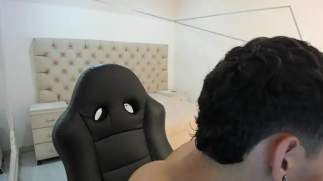 JhoanLeandro online show from 27, 10, 2025