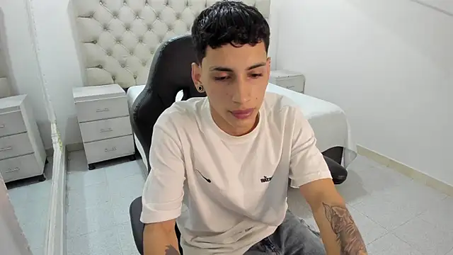 JhoanLeandro online show from 7, 11, 2025