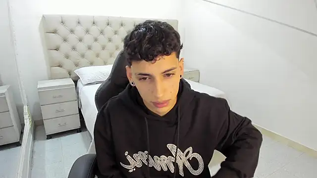 JhoanLeandro online show from 14, 11, 2025