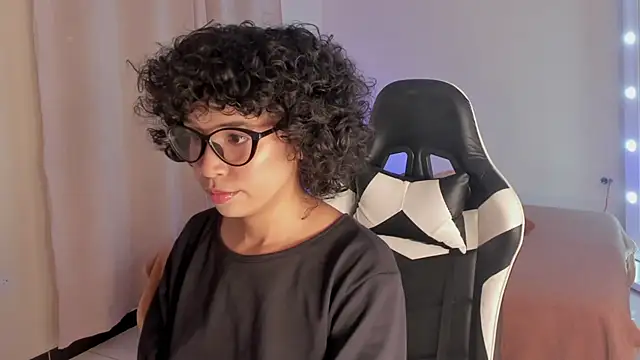 leahaltomm online show from 23, 2, 2025