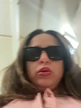 Snapshot of laarti chatting on 19, 4, 2026 laarti online show from 19, 4, 2026