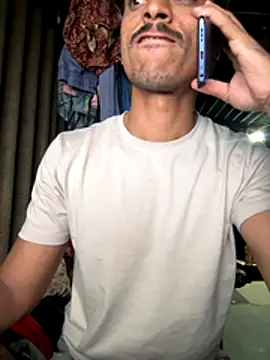 Snapshot of Loveinsync chatting on 28, 11, 2025 Loveinsync online show from 28, 11, 2025