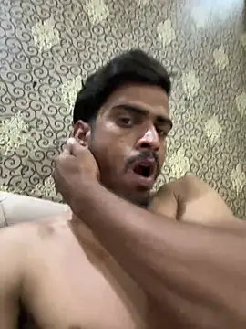 Snapshot of Loveinsync chatting on 5, 4, 2026 Loveinsync online show from 5, 4, 2026